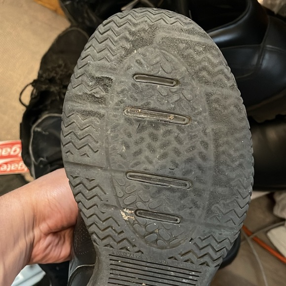 Worn sneakers men’s size 9W - Picture 4 of 4